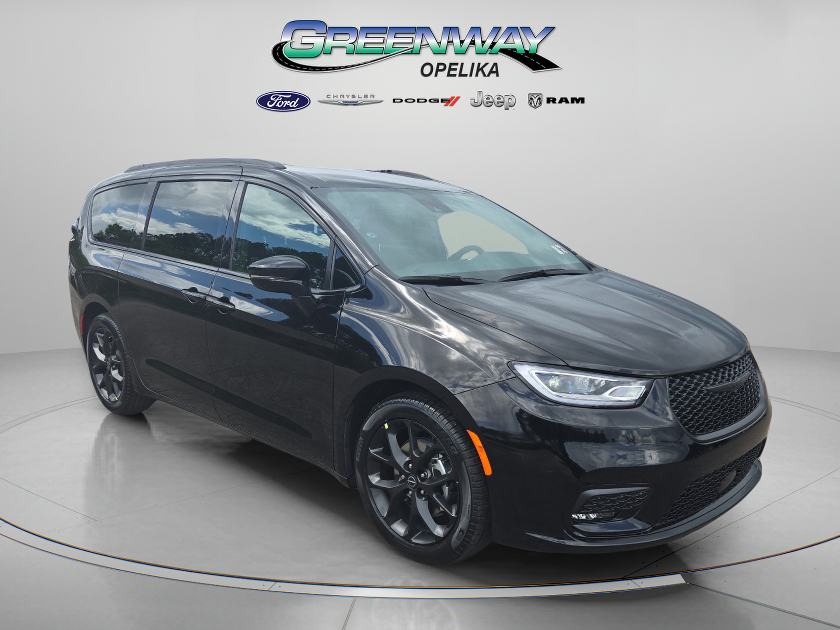New 2026 Chrysler Pacifica Select w/ S Appearance Package FWD image 1
