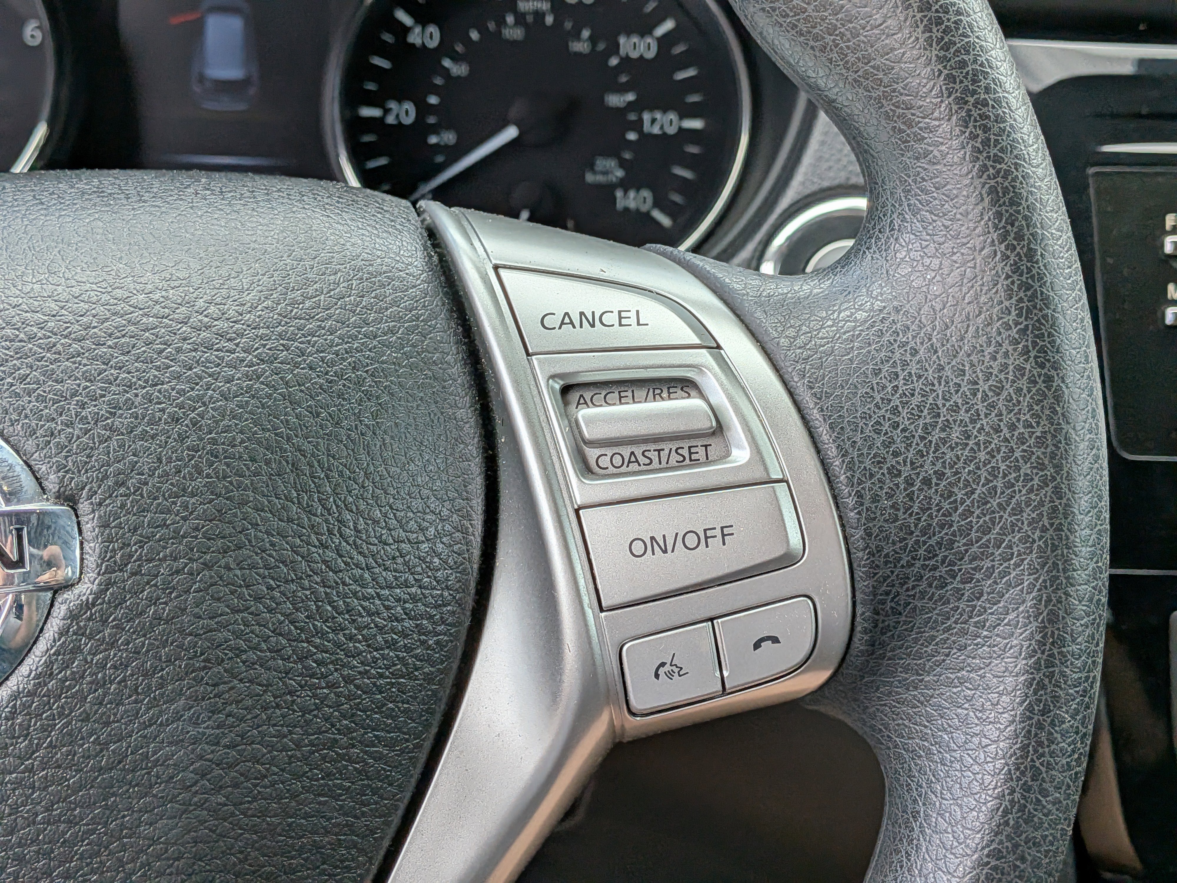 Used 2016 Nissan Rogue SV AWD/4WD image 24