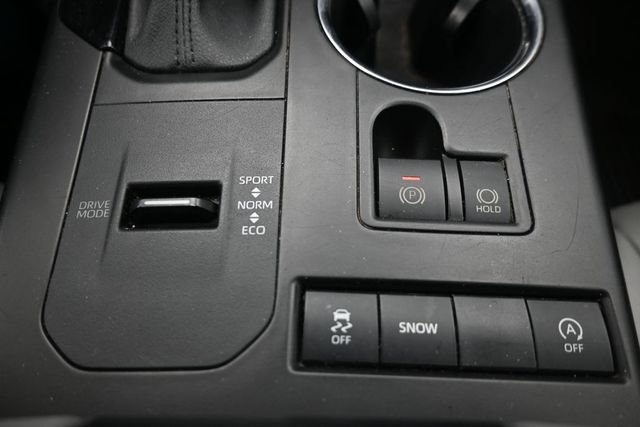 Used 2021 Toyota Highlander XLE FWD image 31
