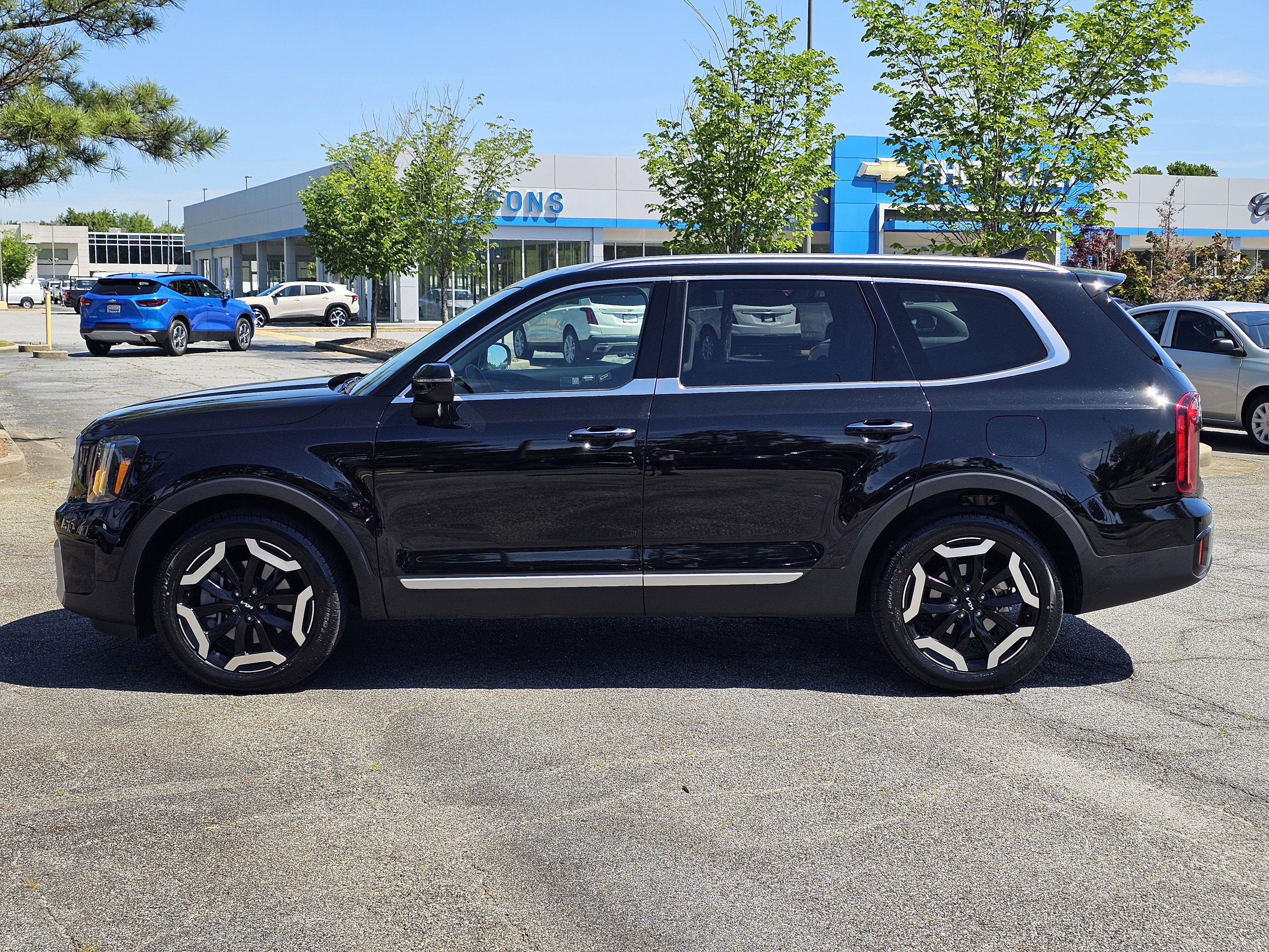 Used 2024 Kia Telluride S w/ S Sunroof Package FWD image 14