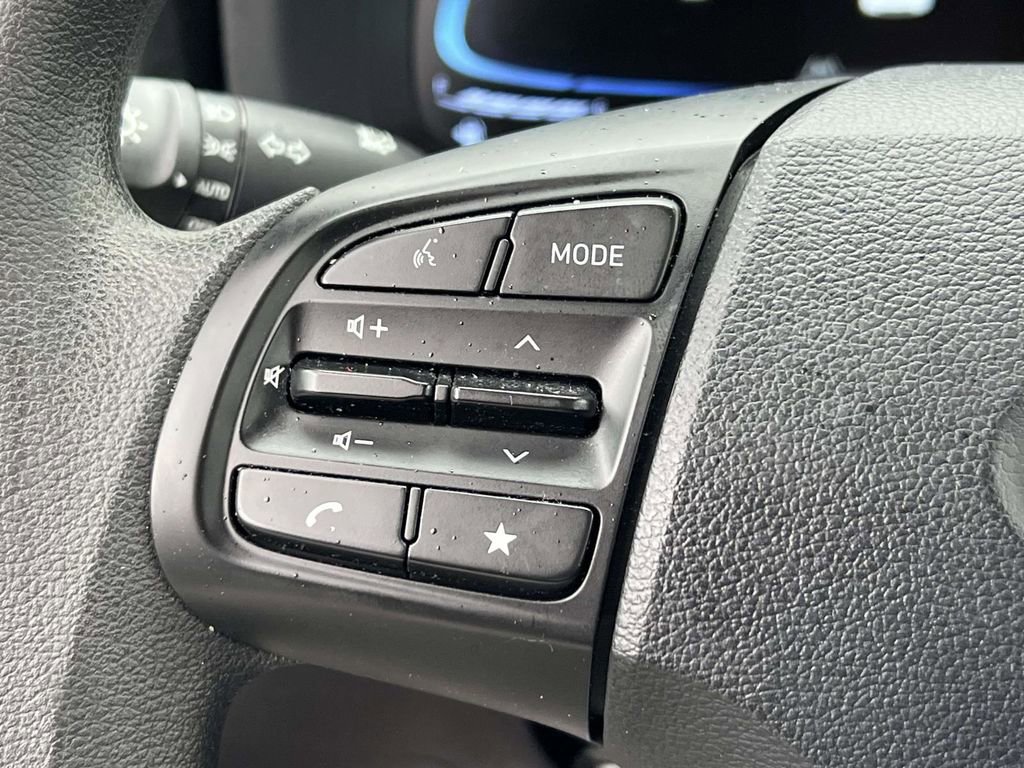 Certified 2023 Hyundai Venue SE FWD image 20