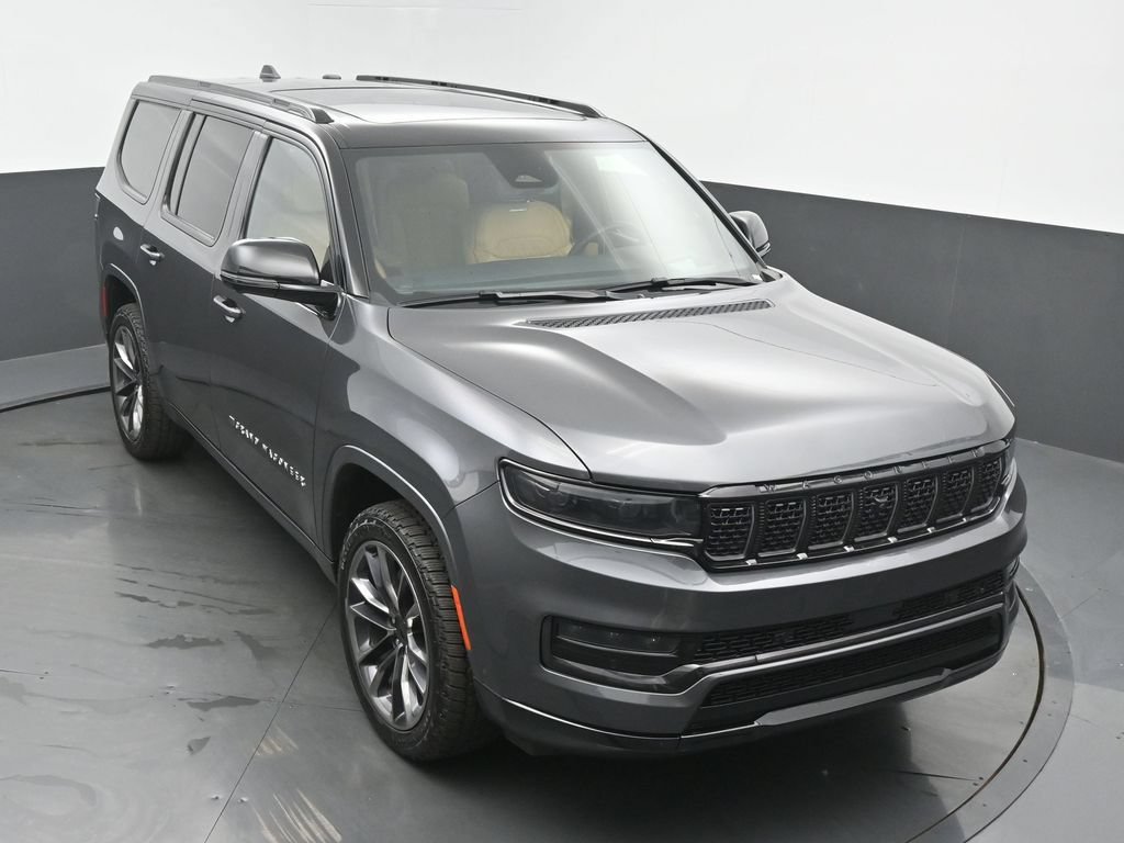 Used 2025 Jeep Grand Wagoneer Series III w/ Rear Seat Video Group 1 AWD/4WD image 39