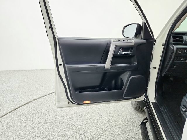 Used 2021 Toyota 4Runner SR5 Premium w/ Moonroof Package AWD/4WD image 24