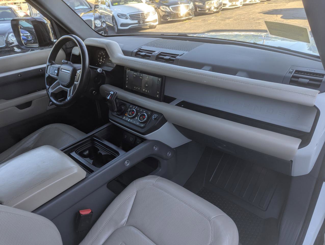 Used 2020 Land Rover Defender 110 HSE AWD/4WD image 32