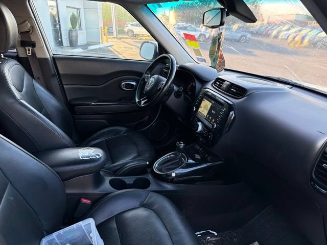 Used 2016 Kia Soul ! w/ Premium Package FWD image 9