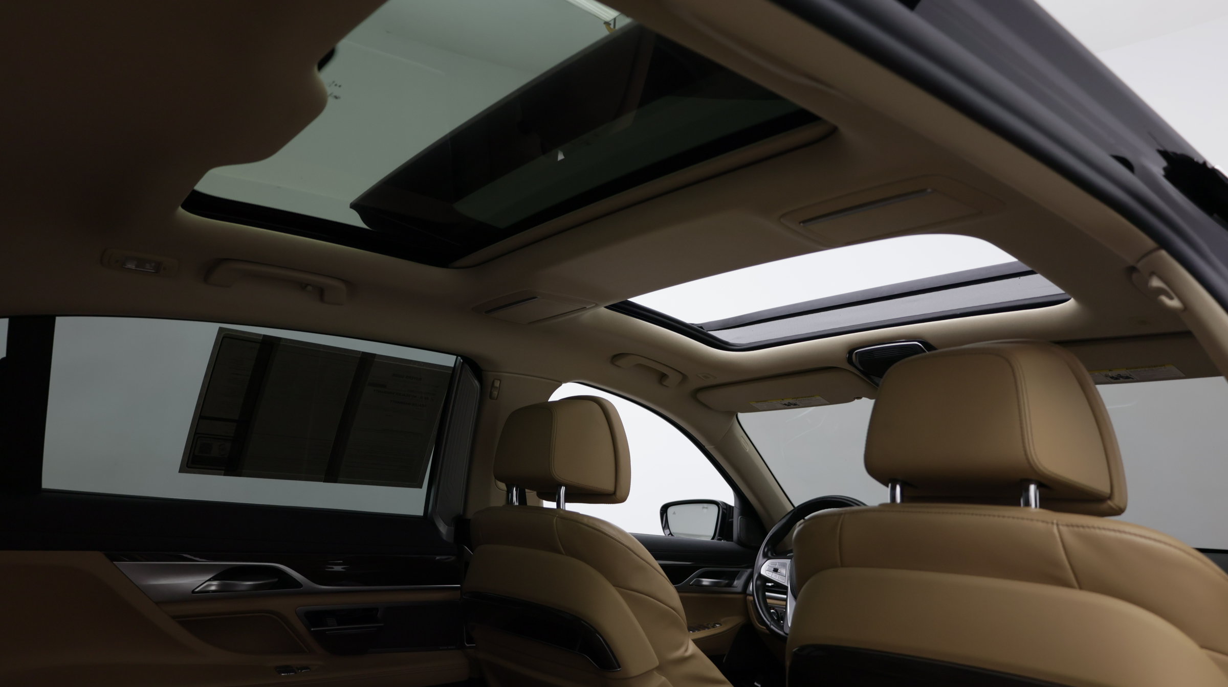 Used 2022 BMW 740i w/ Premium Package RWD image 41