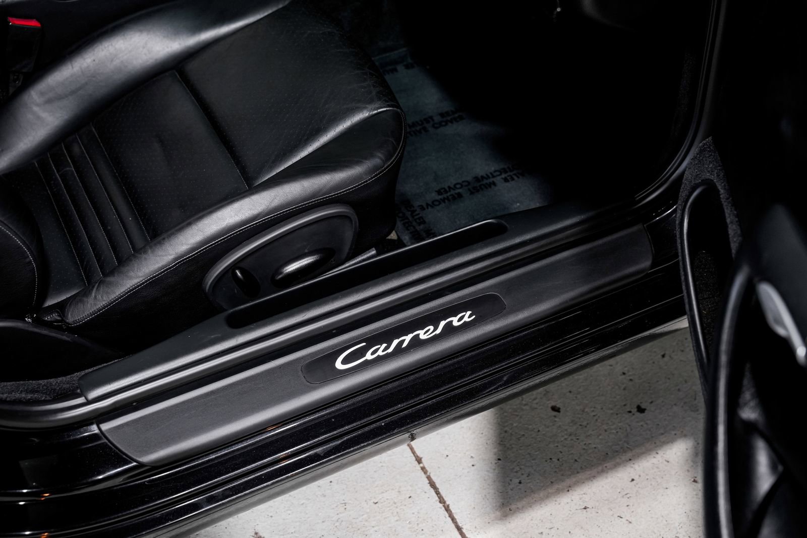 Used 2004 Porsche 911 Carrera RWD image 23
