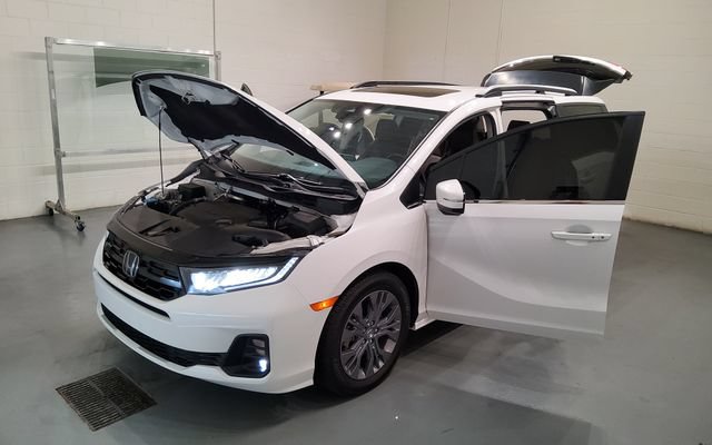 Used 2025 Honda Odyssey Touring image 12
