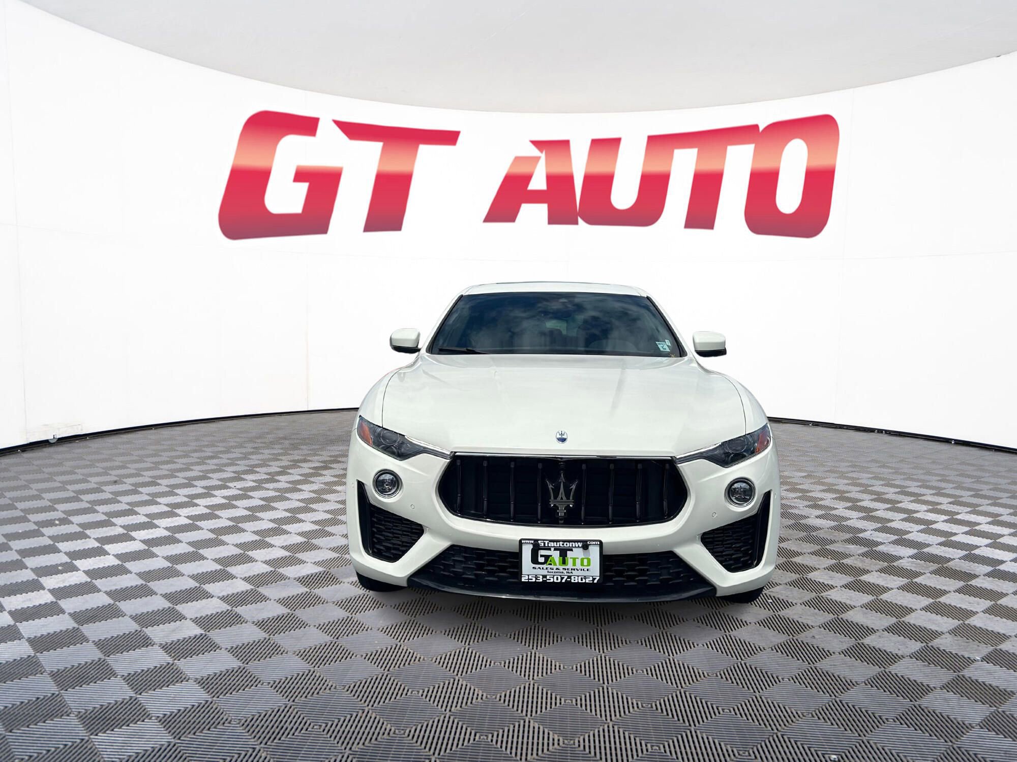 Used 2023 Maserati Levante Modena image 2
