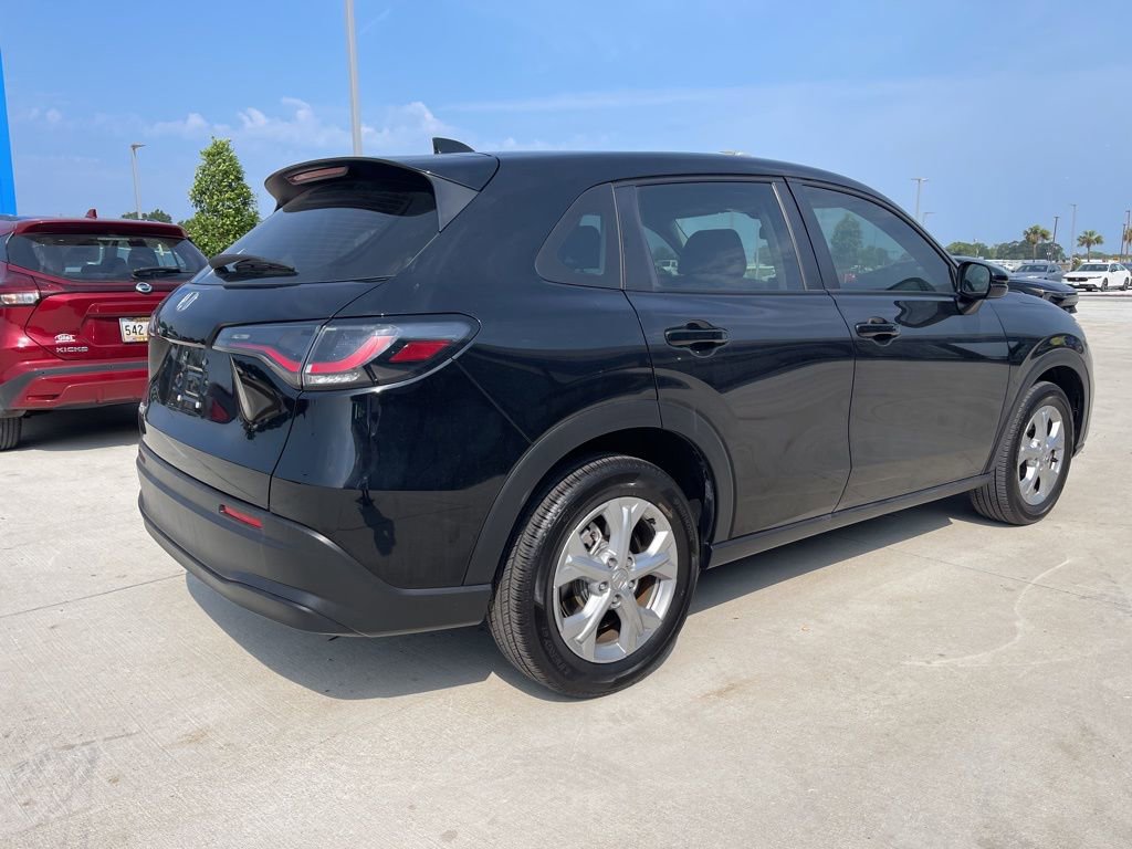 Used 2025 Honda HR-V LX image 5