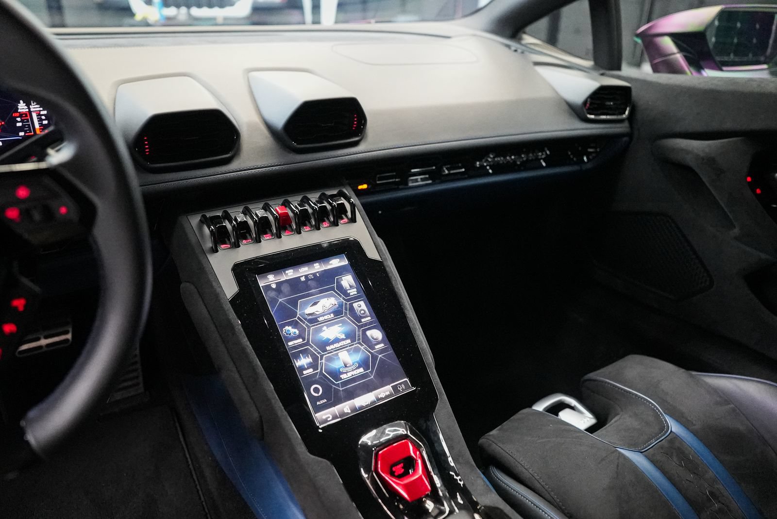 Used 2023 Lamborghini Huracan Tecnica RWD image 40
