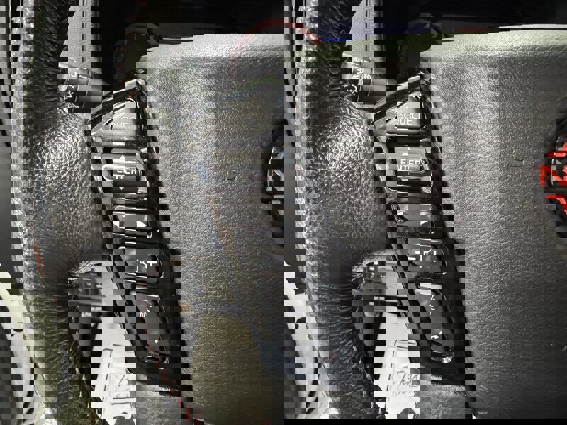 Used 2022 Nissan Frontier PRO-4X image 8