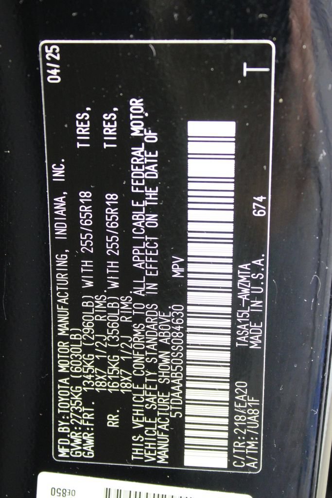 Used 2025 Toyota Grand Highlander AWD image 32