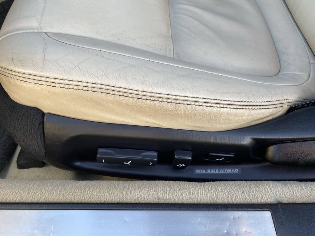 Used 2009 Lexus SC 430 Convertible image 18