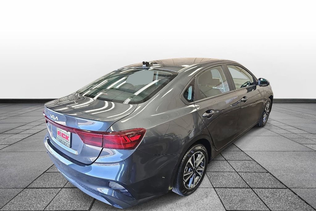Used 2024 Kia Forte LXS FWD image 5