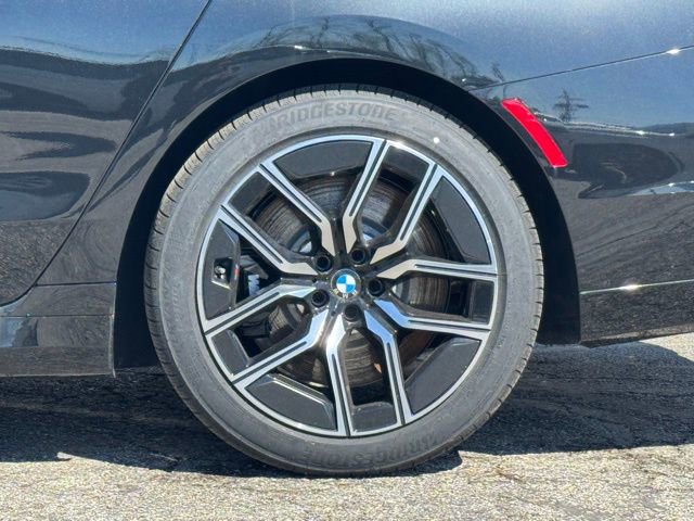 New 2026 BMW 760i xDrive w/ Premium Package image 3