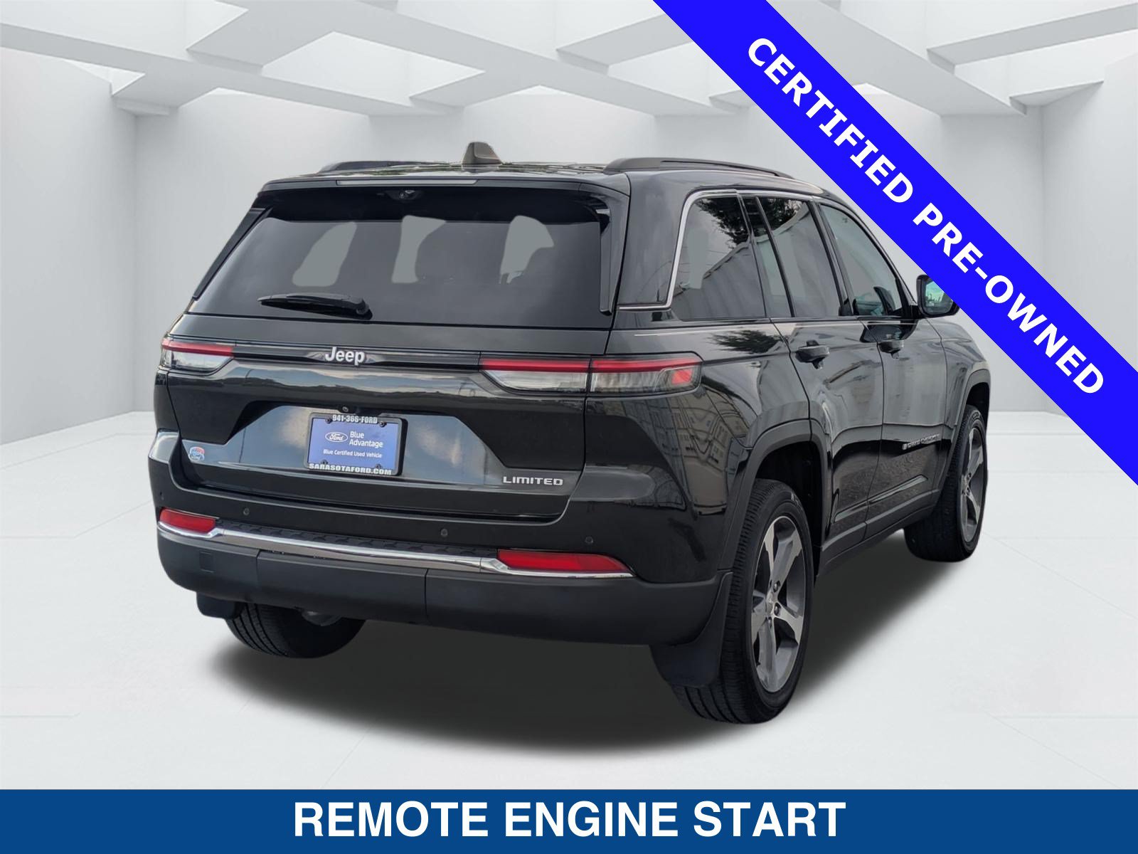 Used 2024 Jeep Grand Cherokee Limited w/ Luxury Tech Group II RWD image 5