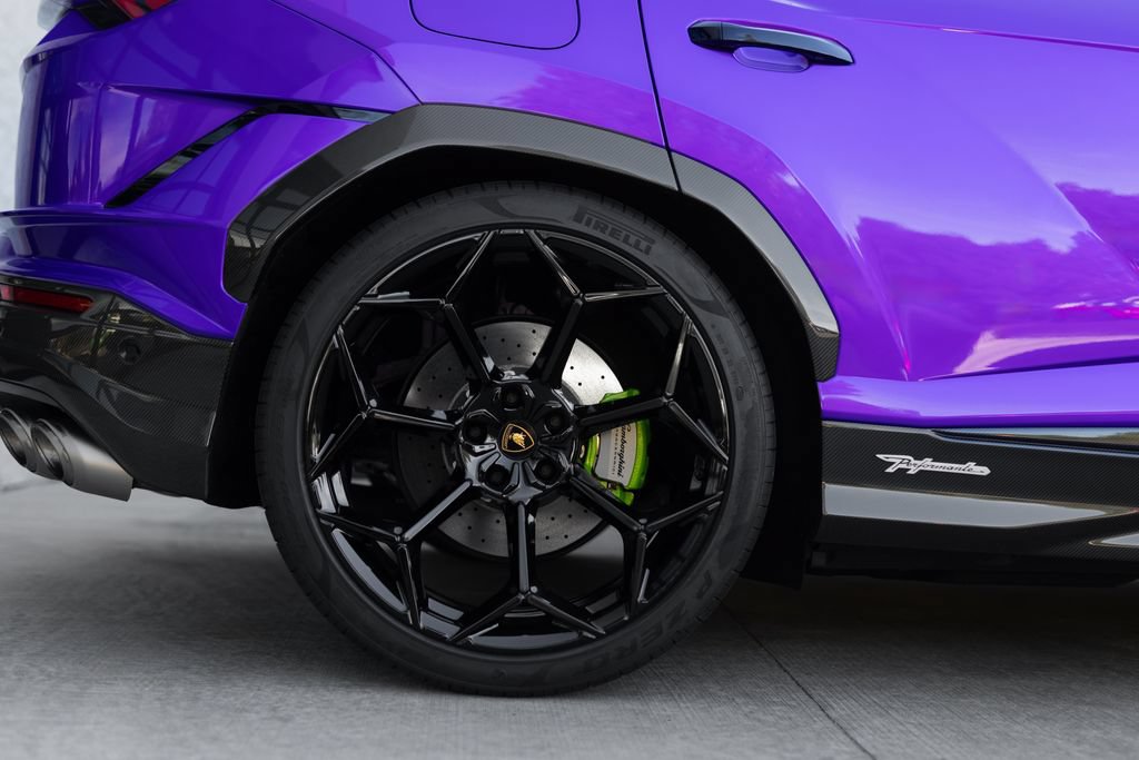 Used 2024 Lamborghini Urus Performante AWD/4WD image 9