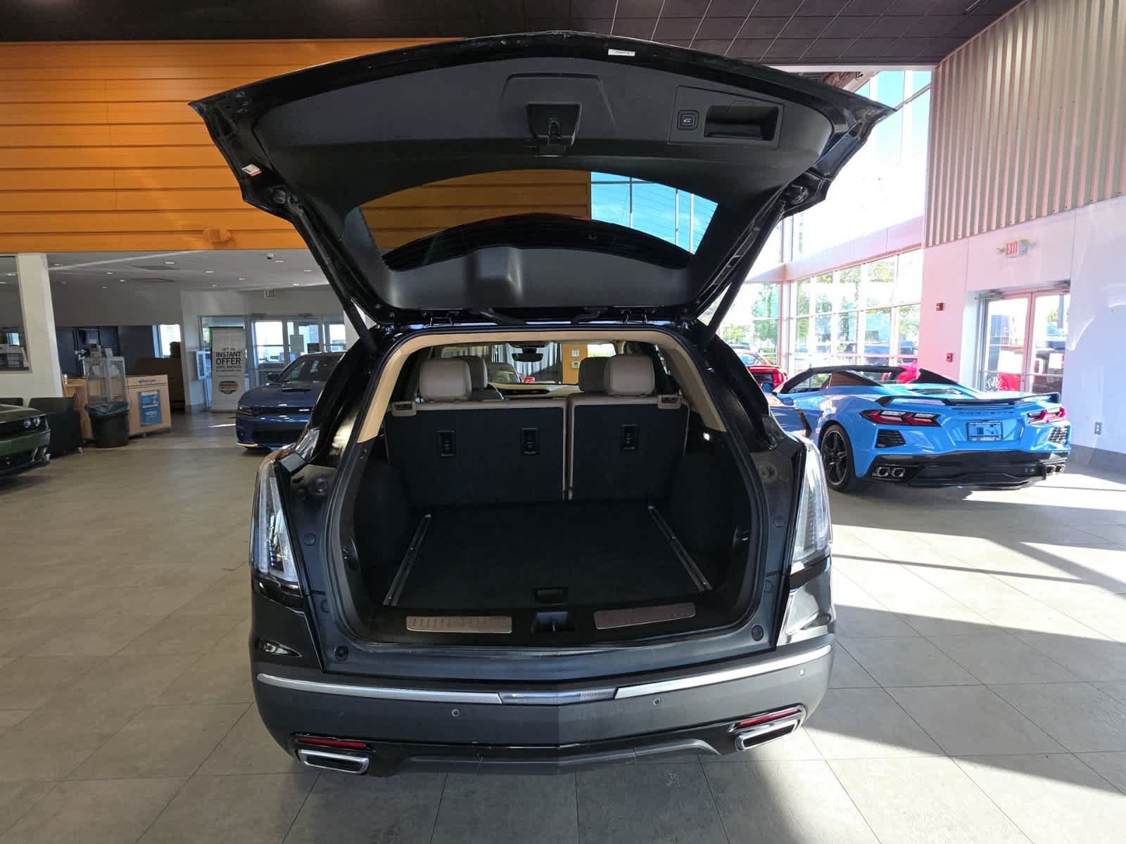 Used 2022 Cadillac XT5 Sportv w/ Platinum Package AWD/4WD image 9