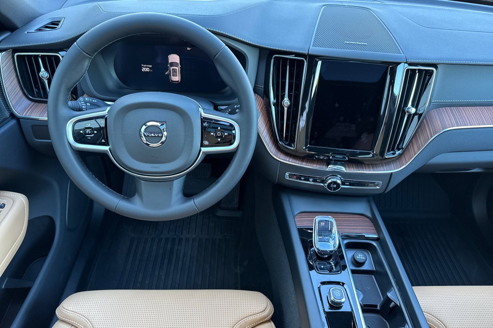 New 2025 Volvo XC60 B5 Ultra w/ Protection Package Premier image 13