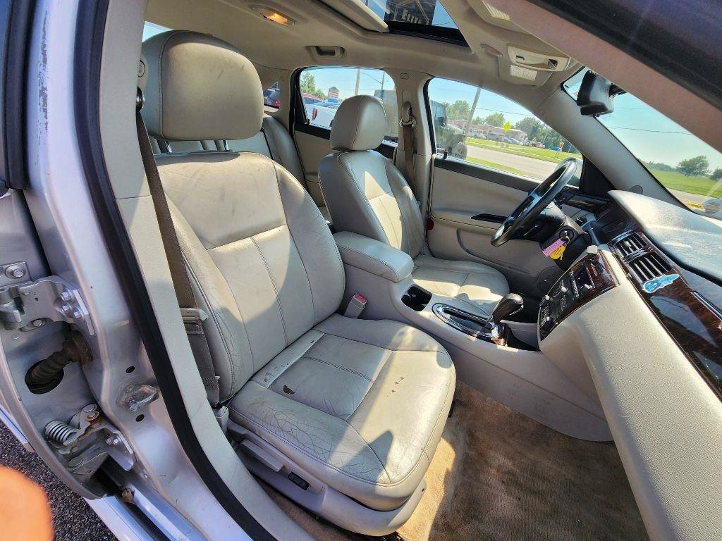 Used 2012 Chevrolet Impala LTZ FWD image 16
