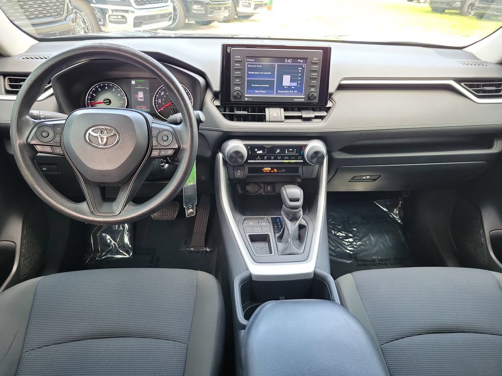 Used 2022 Toyota RAV4 LE FWD image 11