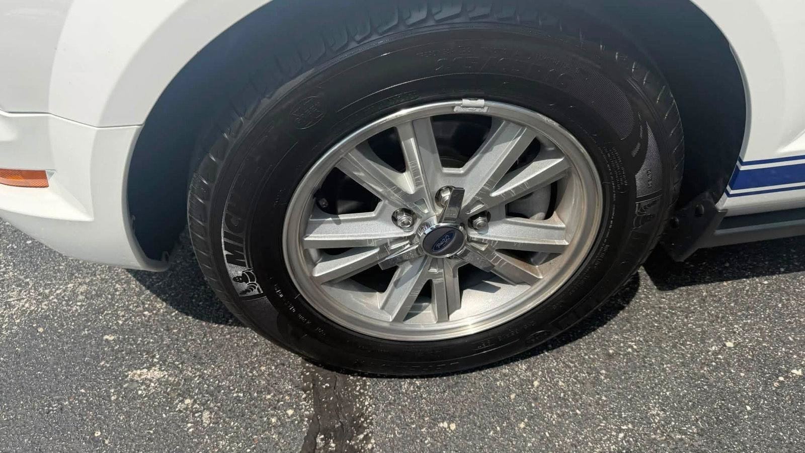 Used 2006 Ford Mustang Coupe RWD image 18