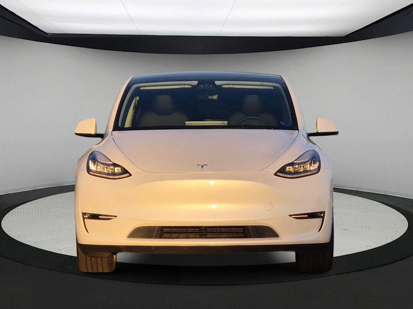 Used 2023 Tesla Model Y Long Range AWD/4WD image 3