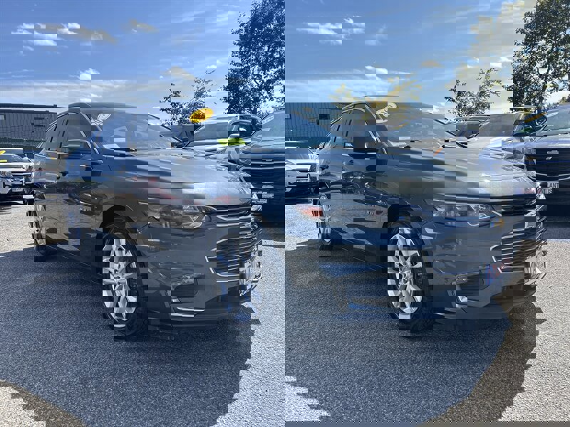 Used 2016 Chevrolet Malibu LT image 3