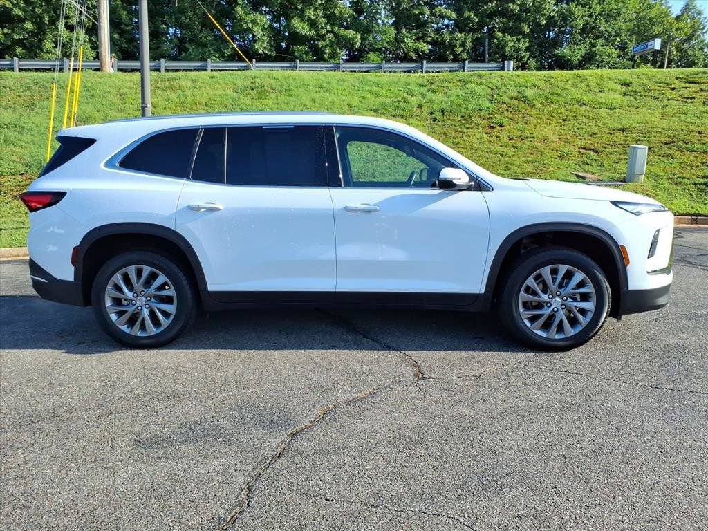 Used 2026 Buick Enclave Preferred FWD image 2