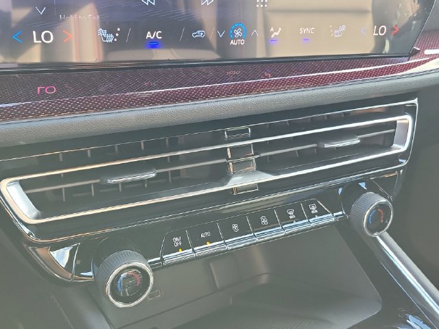 New 2026 Chevrolet Traverse Z71 AWD/4WD image 34