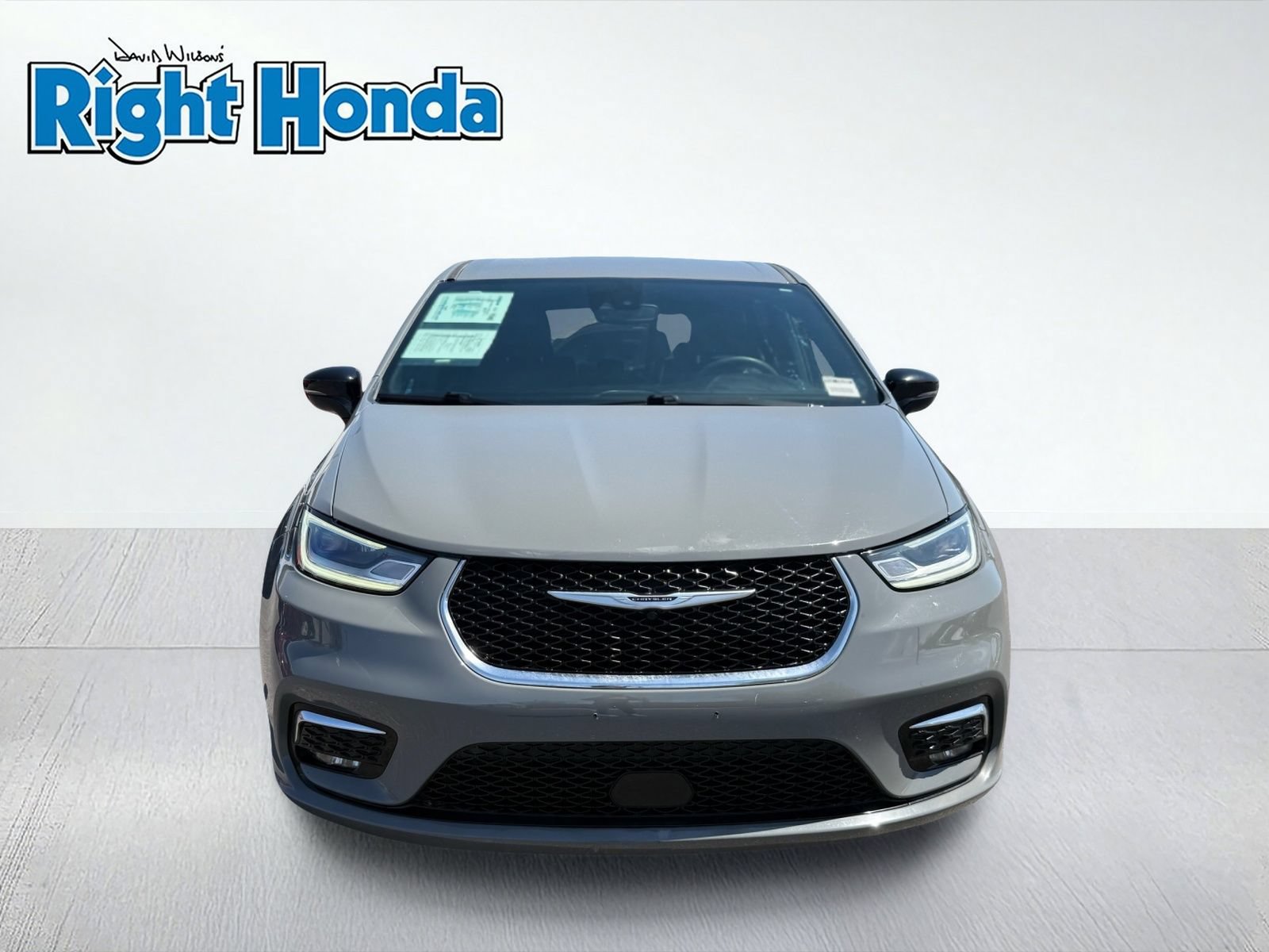 Used 2025 Chrysler Pacifica Select FWD image 5