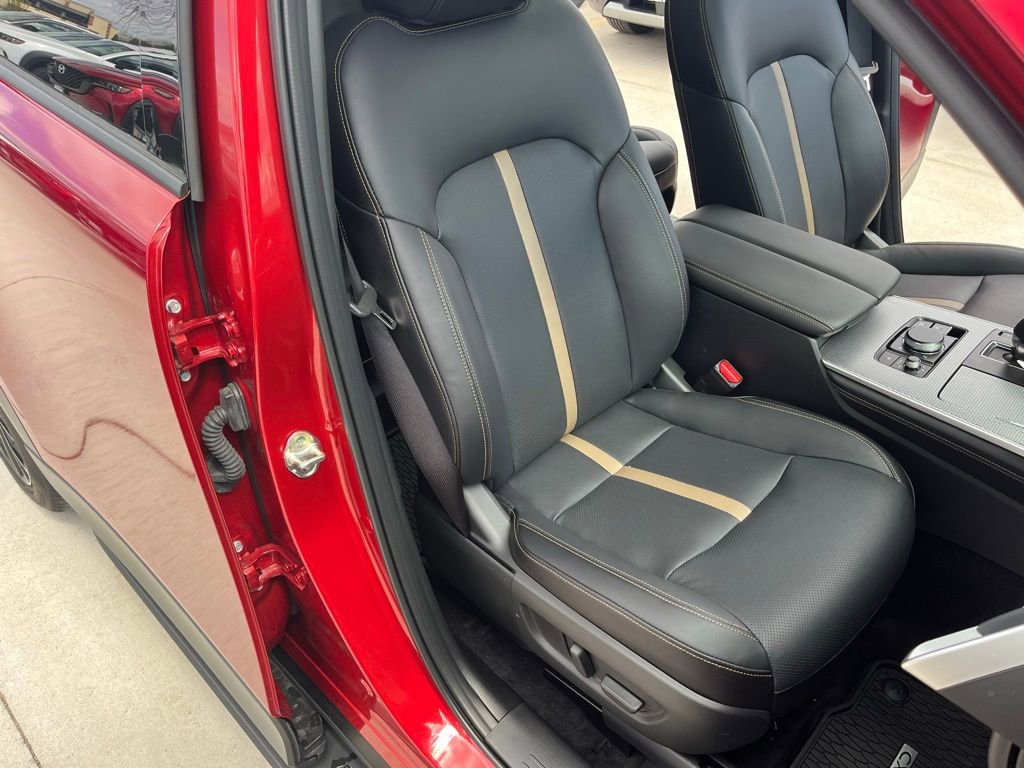 Certified 2025 MAZDA CX-70 Plug-In Hybrid w/ Premium Plus image 17