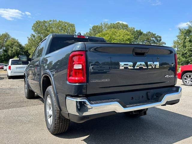 New 2025 RAM 1500 4x4 Crew Cab image 5