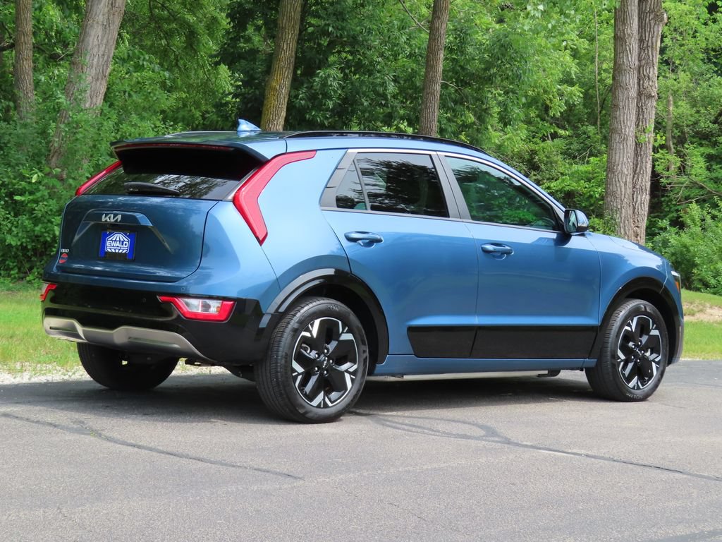 Certified 2024 Kia Niro Wind w/ Wind Preserve Package FWD image 3