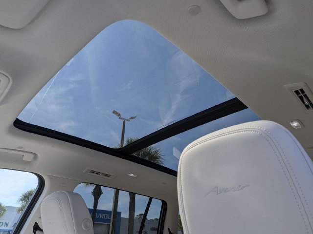 New 2027 Buick Enclave Avenir w/ LPO, Floor Liner Package AWD/4WD image 23