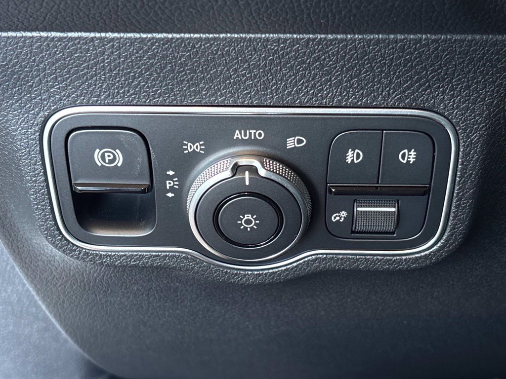 New 2026 Mercedes-Benz GLB 250 4MATIC image 19