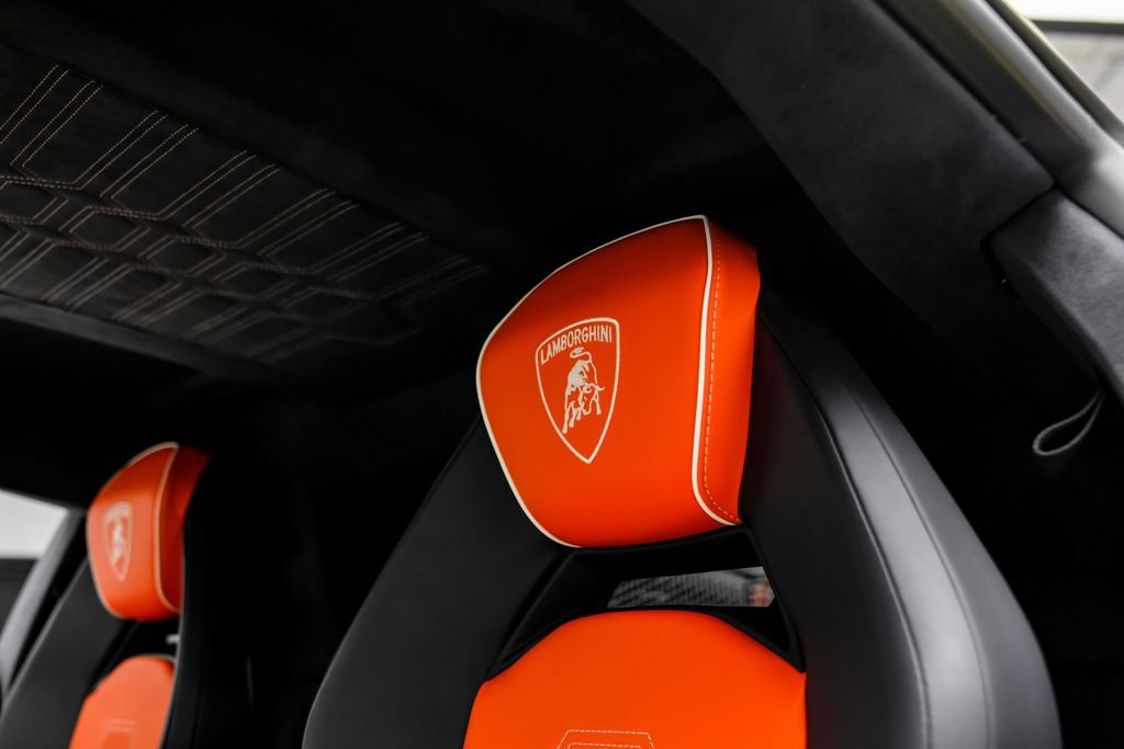 Used 2025 Lamborghini Revuelto AWD/4WD image 43