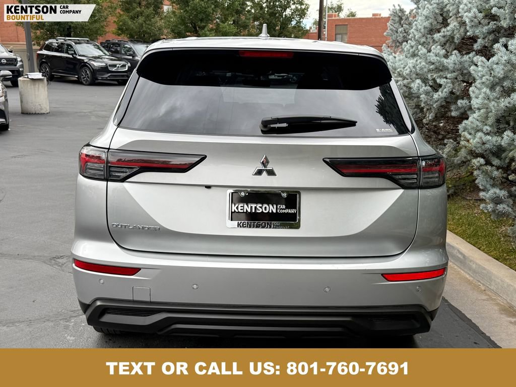 Used 2025 Mitsubishi Outlander ES image 7