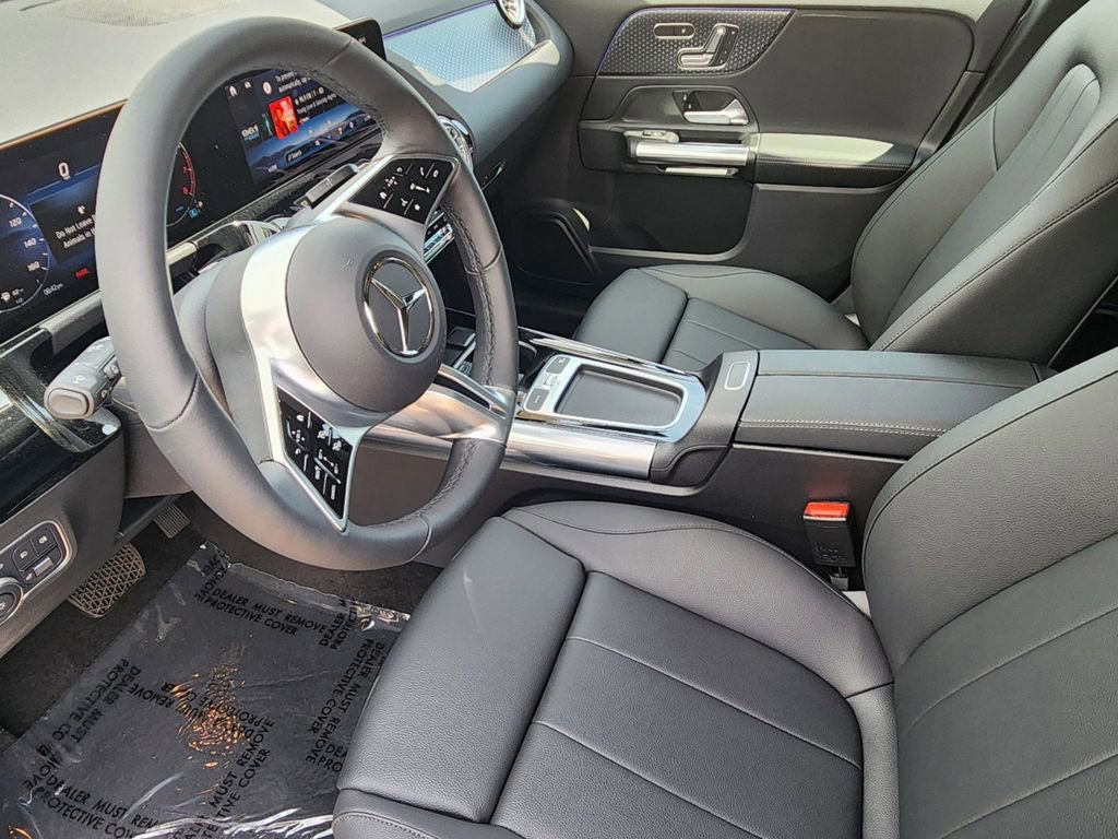 Used 2025 Mercedes-Benz GLA 250 4MATIC image 16