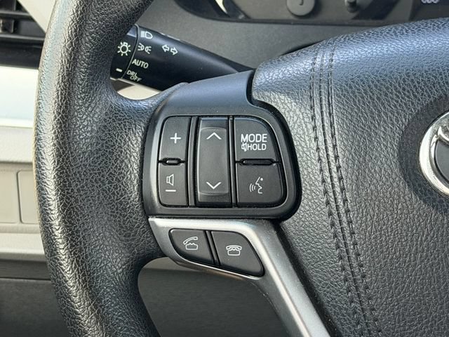 Used 2015 Toyota Sienna LE FWD image 27