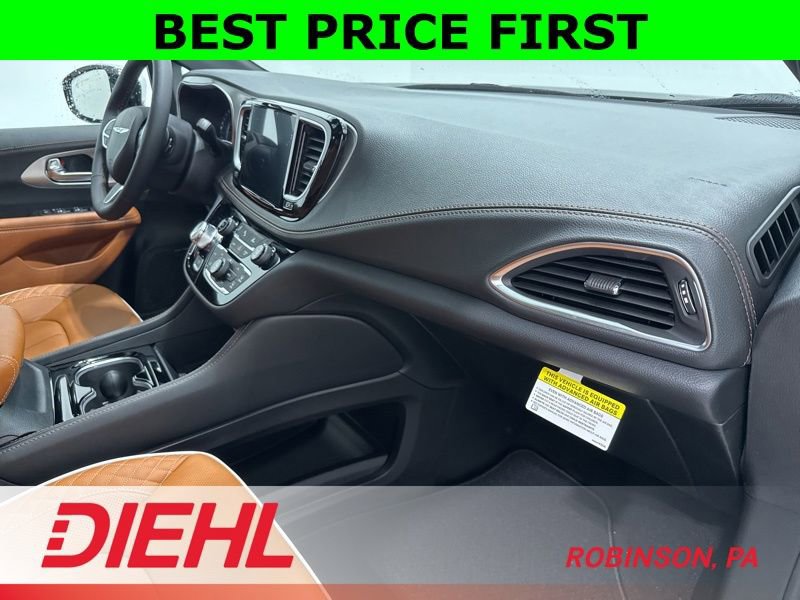 New 2026 Chrysler Pacifica Pinnacle image 21