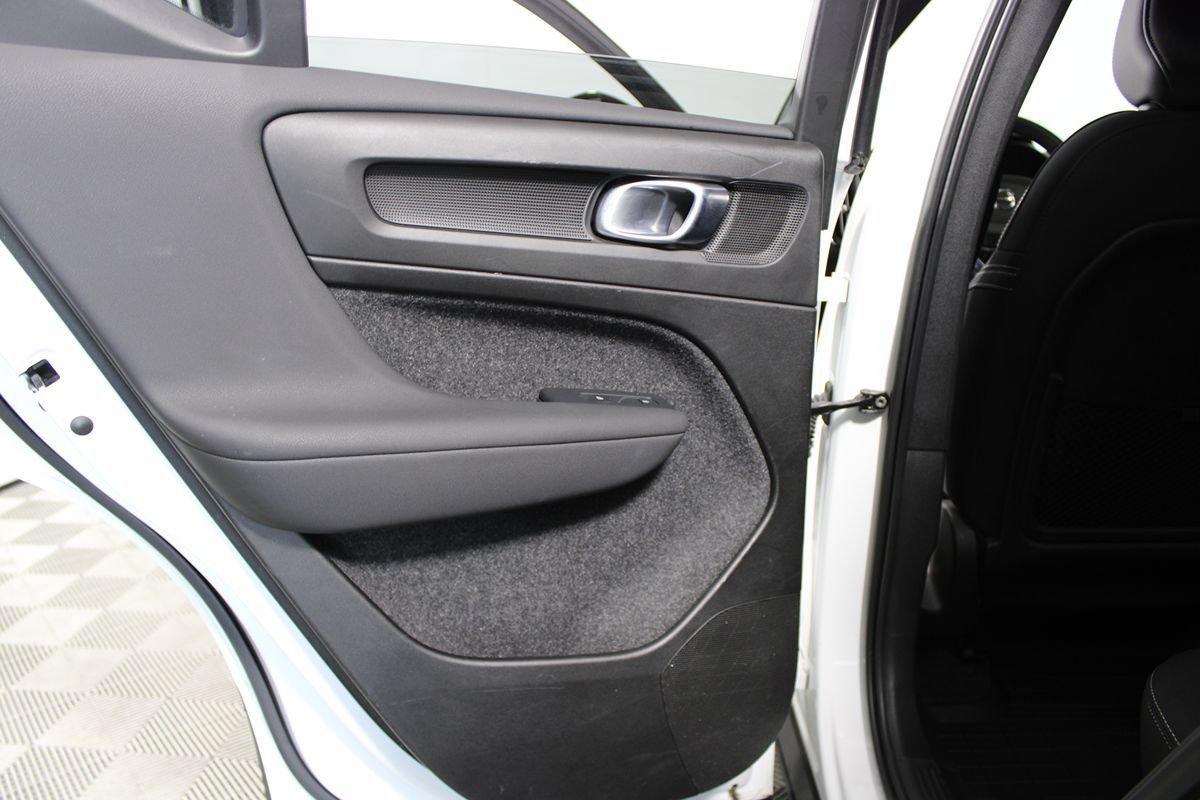 Used 2023 Volvo XC40 Recharge Plus w/ Protection Package Premier AWD/4WD image 21