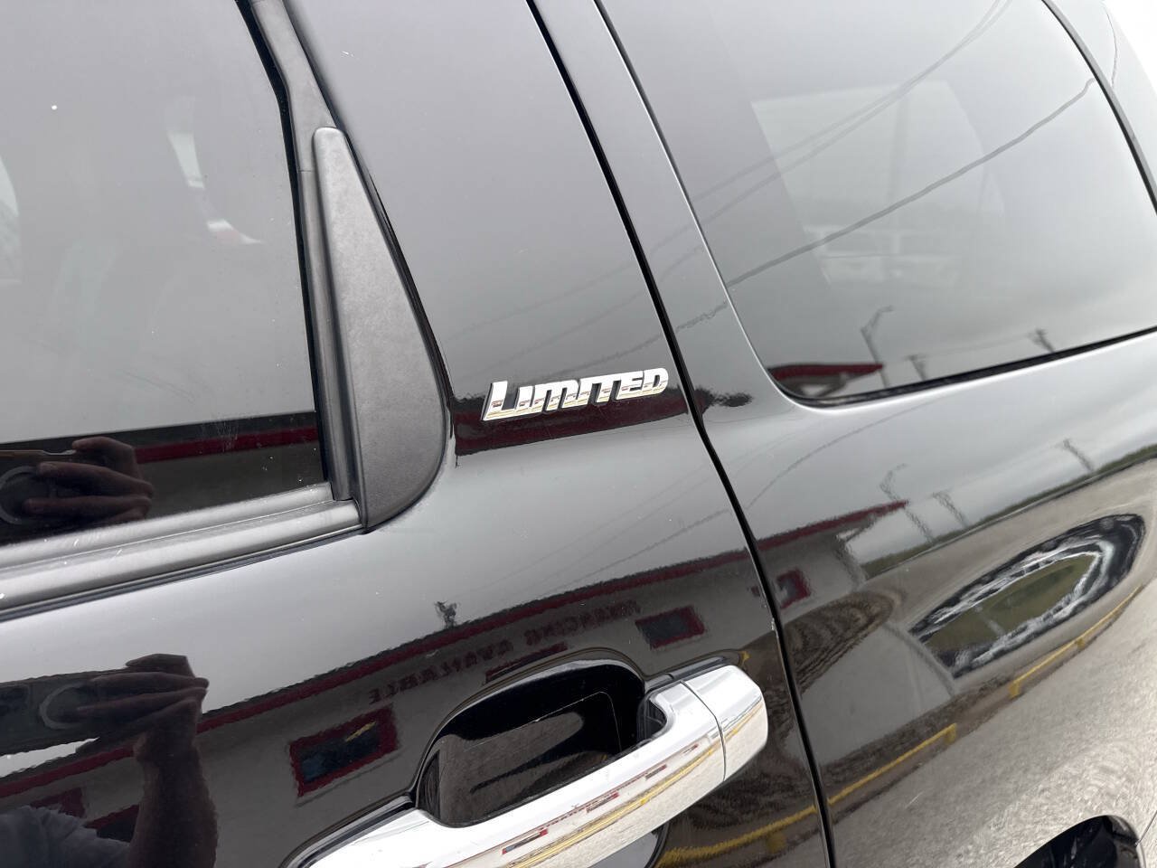 Used 2017 Toyota Sequoia Limited w/ Safety & Convenience Package AWD/4WD image 13