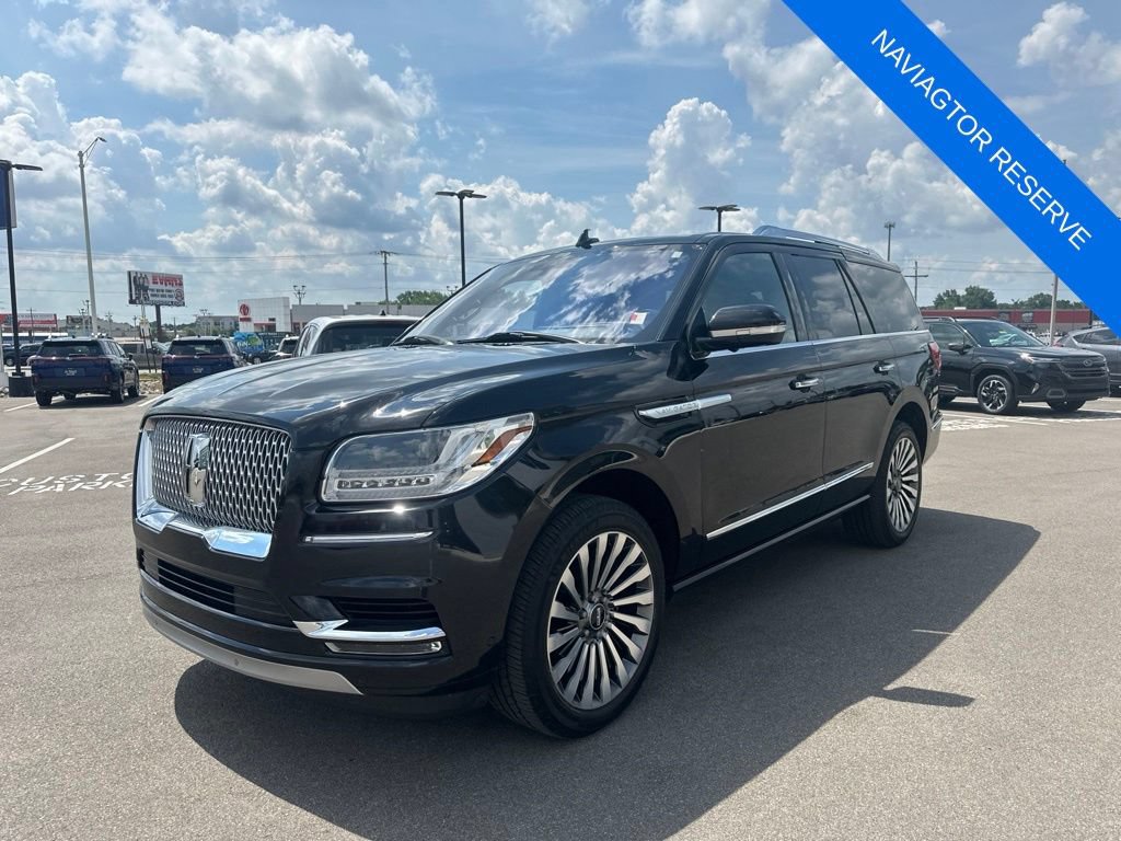 Used 2018 Lincoln Navigator Reserve w/ Technology Package AWD/4WD image 3