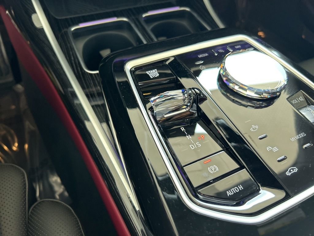 Used 2025 BMW 740i xDrive image 15