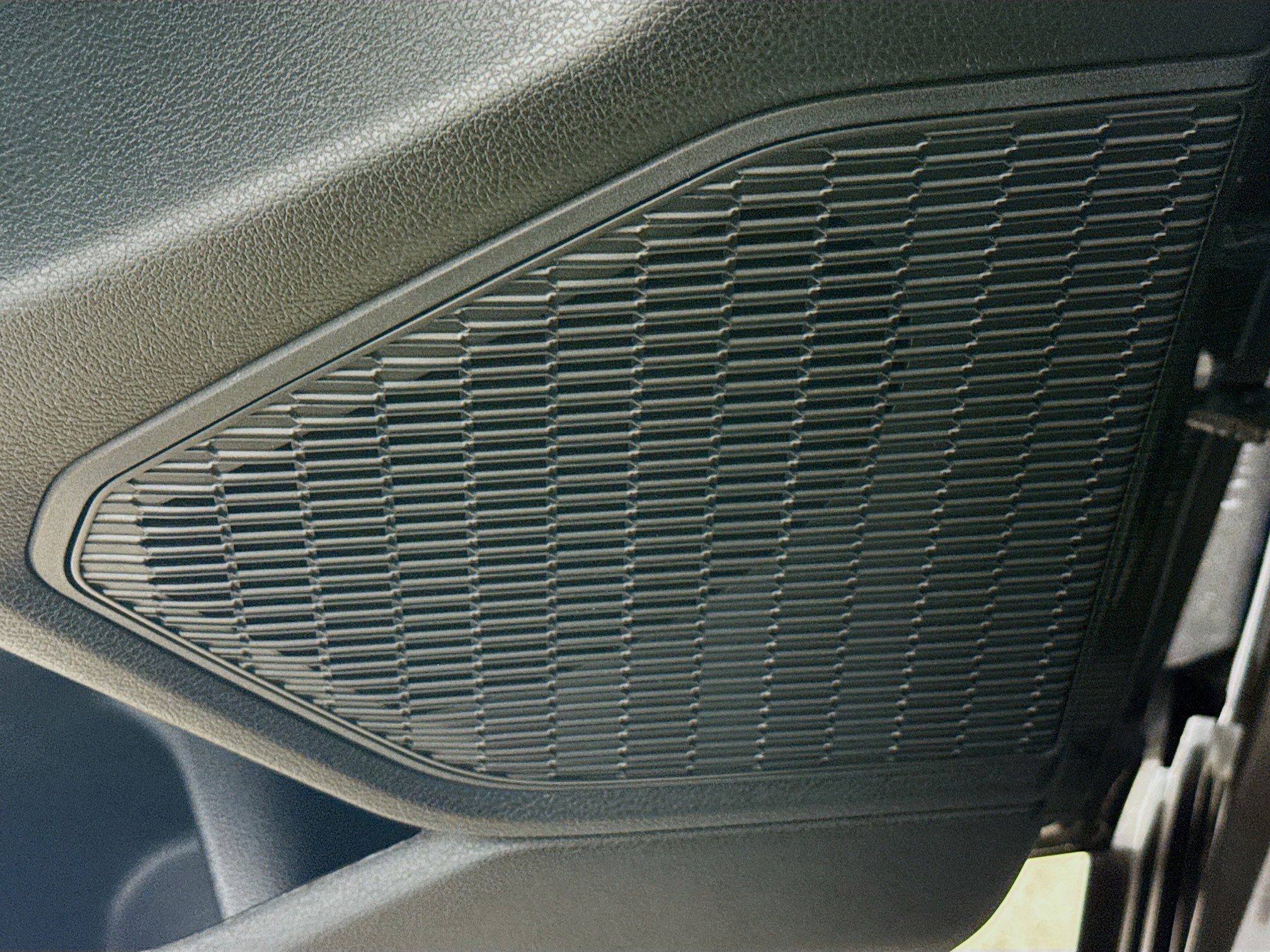 Used 2023 Jeep Grand Cherokee Laredo image 21