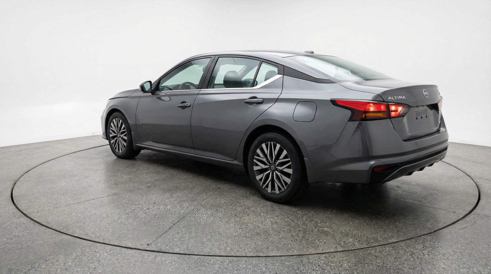 Used 2025 Nissan Altima 2.5 SV image 6