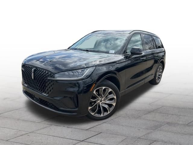 Used 2025 Lincoln Aviator AWD w/ Jet Appearance Package image 3