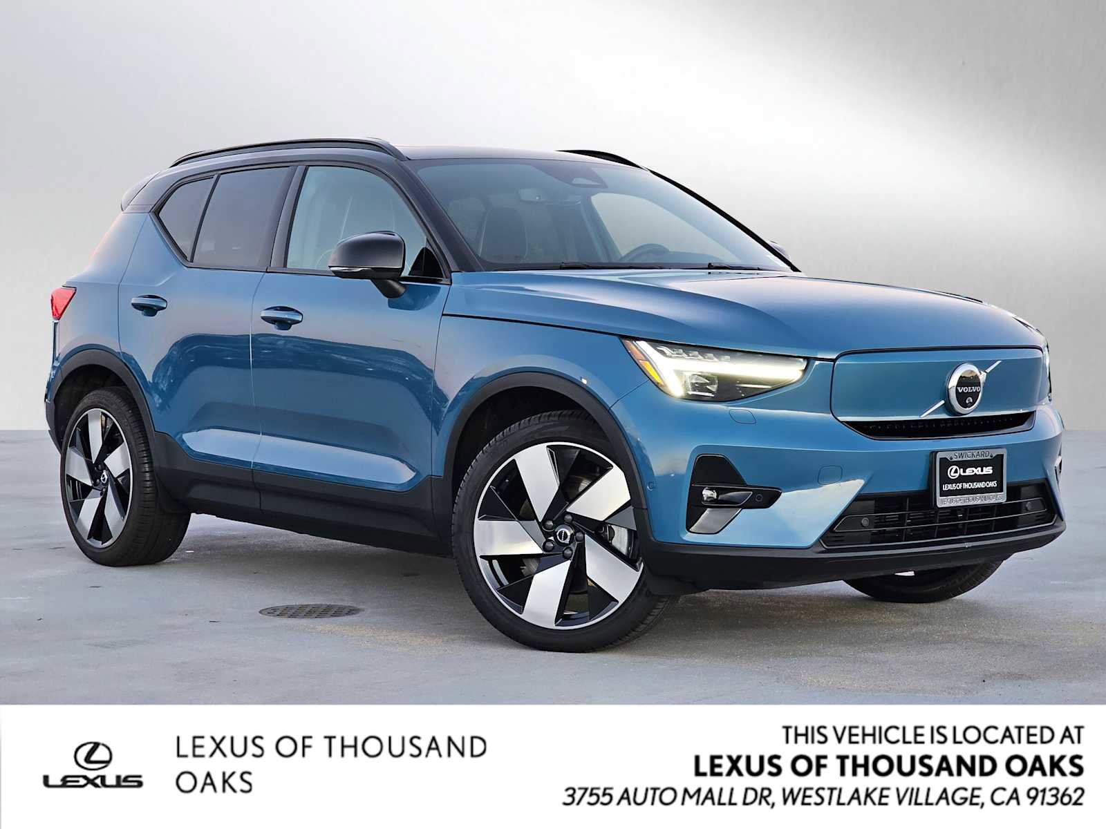 Used 2023 Volvo XC40 Recharge Ultimate image 1